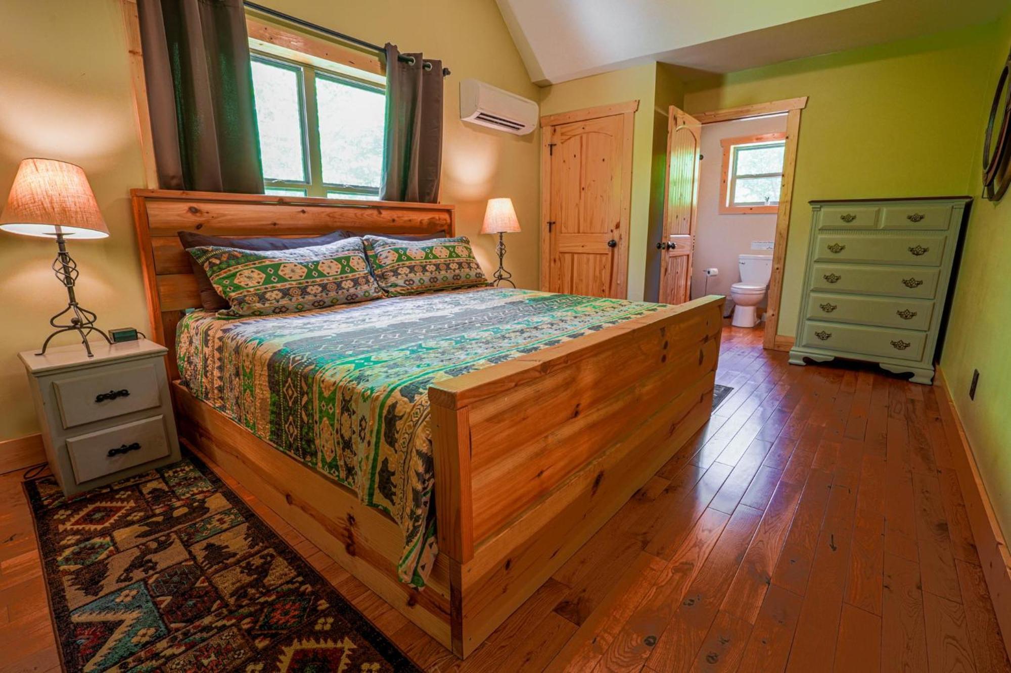 Vila New Listing! Wine Country Retreat - 2 Bed, Hot Tub Dahlonega Exteriér fotografie